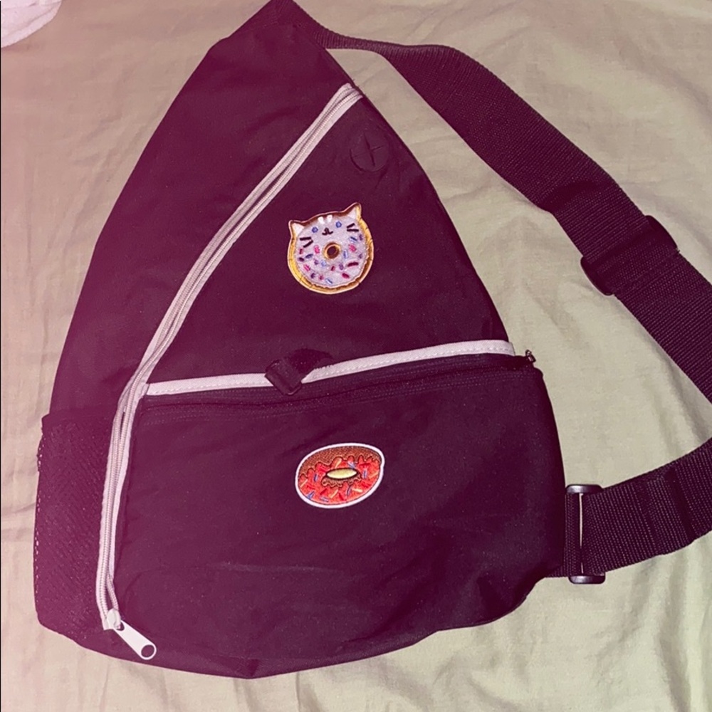 Crossbody bag w donut patches